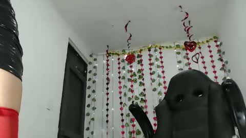 Monik online show from February 2025 01:18:02 PM