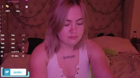 Snapshot of jarehn chatting on September 2025 08:05:01 AM Jaren online show from September 2025 08:05:01 AM