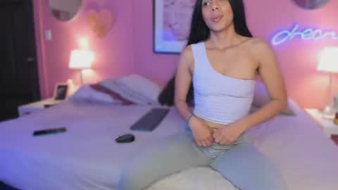 Snapshot of jasmiinn_ chatting on June 2026 08:19:01 PM Jasmin online show from June 2026 08:19:01 PM