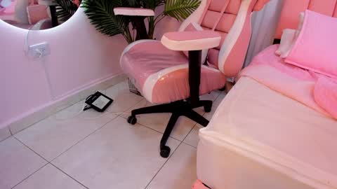      online show from January 2025 07:57:01 AM