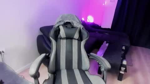 JasoN online show from April 2026 08:57:02 PM