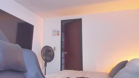 JBrooksXx online show from October 2025 07:09:02 PM