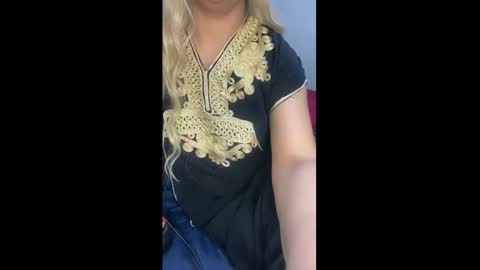 Jassmina  online show from November 2025 03:54:02 PM