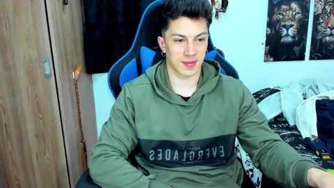 Javier online show from December 2024 10:06:01 PM