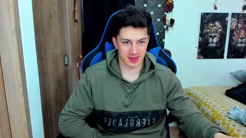 Javier online show from December 2024 09:27:01 PM