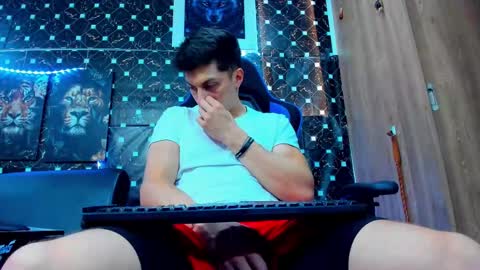 Javier online show from September 2025 06:52:02 PM