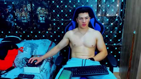 Javier online show from December 2025 07:54:02 PM