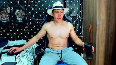 Javier online show from May 2026 12:07:02 AM