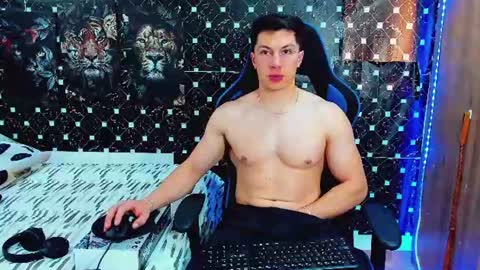 Javier online show from June 2026 09:35:02 PM