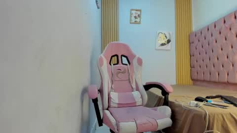 jax_maliq online show from November 2025 03:05:01 AM