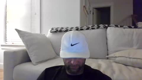 jaybee8112 online show from July 2026 09:01:02 AM
