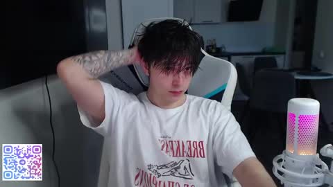 Snapshot of jayce_icestone chatting on June 2026 01:24:01 PM Jayce online show from June 2026 01:24:01 PM