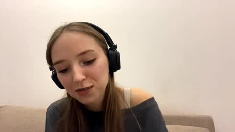 Isabella Rose online show from March 2026 02:45:01 PM