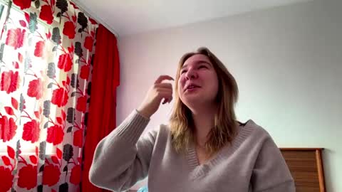 Mia online show from April 2026 11:59:01 AM