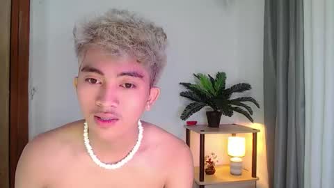 jaysee_hugecox online show from April 2026 07:51:01 PM