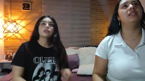 Jazmin and Scarlett online show from December 2025 10:22:01 AM