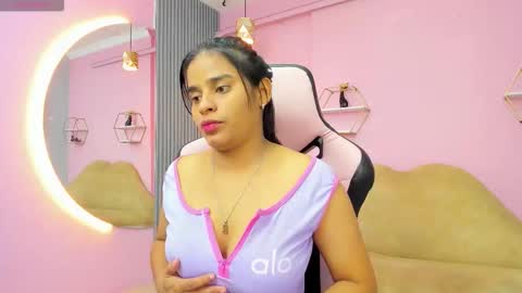 jazmin  online show from October 2025 10:47:01 AM