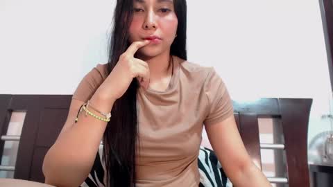Snapshot of jazmin_miler chatting on May 2026 11:54:02 PM Luna Sofa online show from May 2026 11:54:02 PM