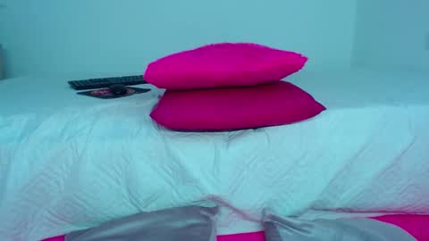 jazmin online show from January 2026 11:51:02 PM