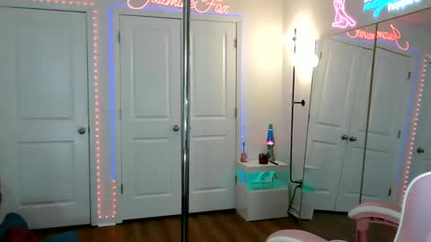 Jazmine Fox online show from May 2026 04:36:02 PM