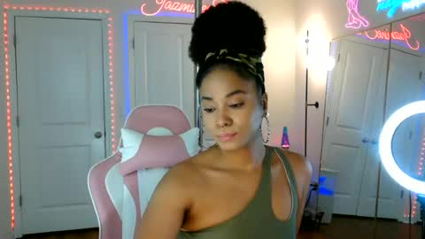 Jazmine Fox online show from June 2026 07:56:01 PM