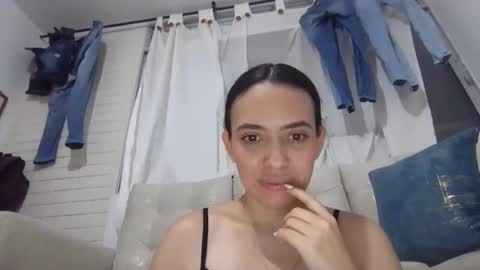 jazminojeda online show from May 2026 04:21:01 AM