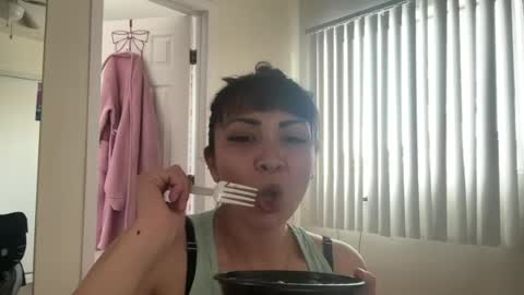Snapshot of jazzy_lux chatting on May 2026 12:07:02 AM jazzy_lux online show from May 2026 12:07:02 AM