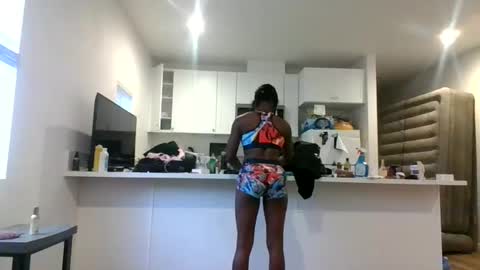 Jazzystelo online show from October 2025 02:58:02 PM