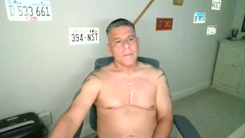 Snapshot of jc1971 chatting on May 2026 11:32:02 PM jc1971 online show from May 2026 11:32:02 PM