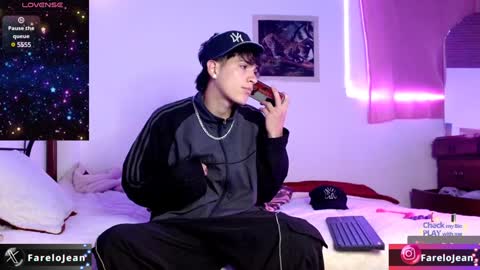 Snapshot of jeanfarelo chatting on December 2024 07:29:01 AM Jean online show from December 2024 07:29:01 AM