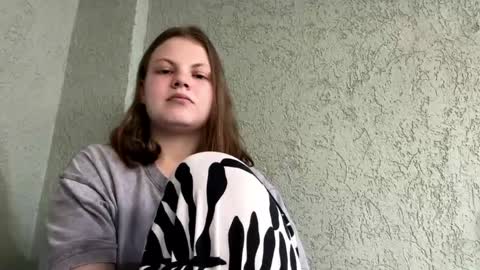 Snapshot of jeannejenkins chatting on May 2026 04:35:02 PM Alice online show from May 2026 04:35:02 PM
