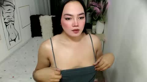 Jeanwants2play online show from April 2026 11:52:02 PM