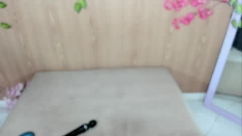 Jenelotizz online show from May 2026 12:50:01 AM