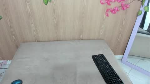 Jenelotizz online show from June 2026 02:36:01 AM
