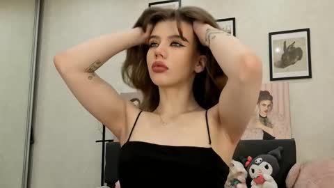 Snapshot of jenie_fire chatting on June 2026 01:27:01 PM Dolly online show from June 2026 01:27:01 PM