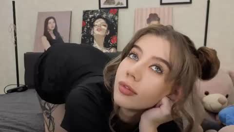 Snapshot of jenie_fire chatting on July 2026 01:28:01 PM Dolly online show from July 2026 01:28:01 PM