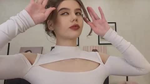 Snapshot of jenie_fire chatting on July 2026 01:24:01 PM Dolly online show from July 2026 01:24:01 PM