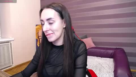 Kira online show from November 2025 08:03:02 AM