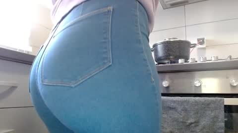 jen online show from February 2025 08:50:01 AM