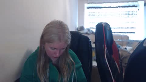 JenisAndPeter online show from April 2026 06:27:01 AM