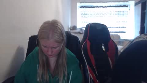 JenisAndPeter online show from April 2026 05:43:02 AM