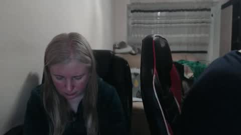 JenisAndPeter online show from April 2026 05:47:01 PM