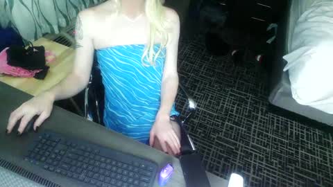 Snapshot of jennacd4life chatting on December 2024 03:47:02 AM Jenna Cross online show from December 2024 03:47:02 AM