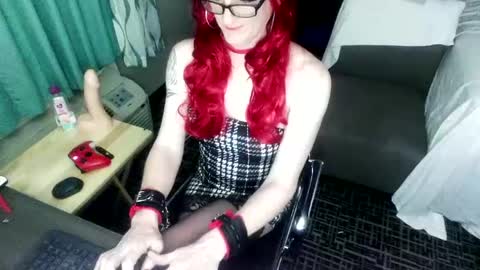 Snapshot of jennacd4life chatting on January 2025 02:58:02 AM Jenna Cross online show from January 2025 02:58:02 AM