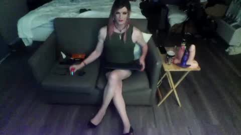 Jenna Cross online show from June 2026 02:00:01 AM