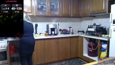 Snapshot of jennadeluxe chatting on April 2026 05:10:02 PM Jenna online show from April 2026 05:10:02 PM
