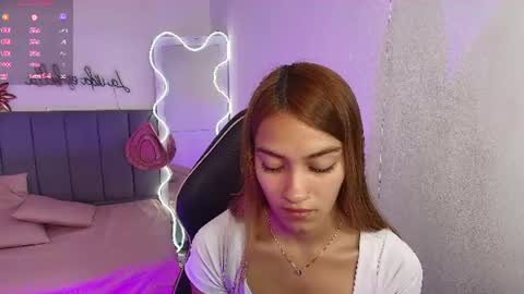Snapshot of jenner_tay chatting on July 2026 01:34:01 AM jenner online show from July 2026 01:34:01 AM