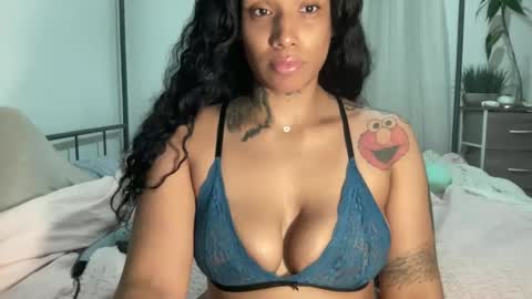 Snapshot of jenni_cash chatting on December 2024 07:17:01 AM Mistress Jenni online show from December 2024 07:17:01 AM