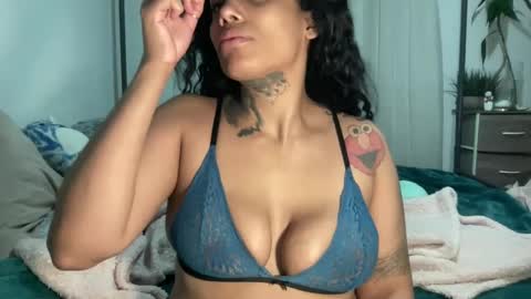 Snapshot of jenni_cash chatting on January 2025 07:53:02 AM Mistress Jenni online show from January 2025 07:53:02 AM