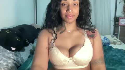 Snapshot of jenni_cash chatting on February 2025 07:37:01 AM Mistress Jenni online show from February 2025 07:37:01 AM